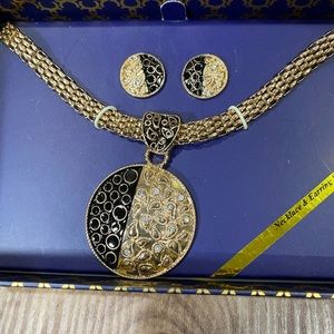 New In Box Slide Pendant Necklace and Earring Set